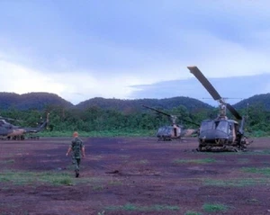 USAF UH-1P Huey Helicopter on alert 8"x 10" Vietnam War Photo 360 - Picture 1 of 2