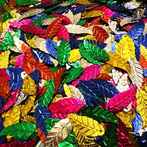 30 Pailletten Blätter Farbmix 2,9x1,1cm Streudeko zum Nähen Basteln Konfetti DIY - Bild 1 von 1