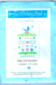 ¡GANGA! Kit de punto de cruz contado cobertizo de costura muestreador de nacimiento para bebé niña 8" x 5" - Imagen 1 de 4
