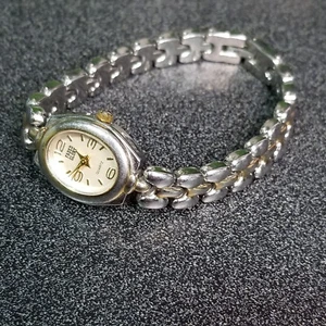 Faded Glory Damenuhr Bettelarmband oval Quarz Analog süß edel SCHNELLER VERSAND - Bild 1 von 12