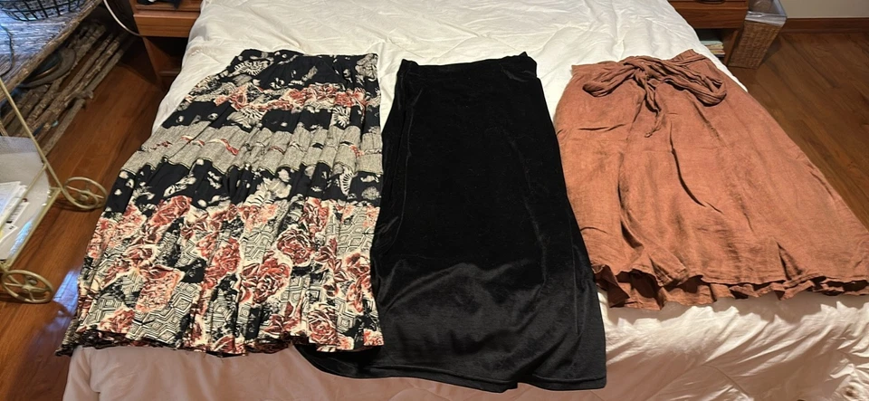 plus size women’s dress skirts lot - Image 1 of 1