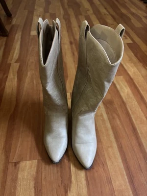  BOTAS MUJER QUPID MARFIL Talla 7 en buen estado  Foto 1 de 4