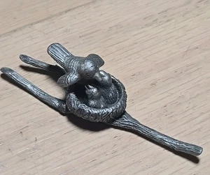 Vintage Bea-line Pewter Bird In Nest w Two Babies On A Branch 2.75" - Picture 1 of 7