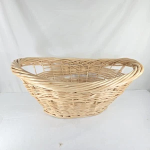 Cesta de lavandería de mimbre tejida ovalada asas retorcidas 23” X 18” X 9” beige claro - Imagen 1 de 18