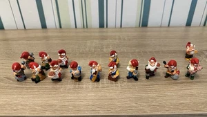 Ü-Ei Zwerge Sammlung – 28 Figuren inkl. kompl. Satz „ Die Zunft Der Zwerge 1992“ - Bild 1 von 12