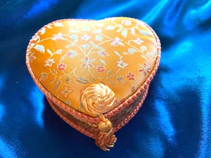 Joyero organizador de seda brocado en forma de corazón de diseño oriental... naranja - Imagen 1 de 2