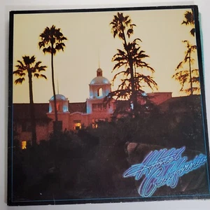 Eagles - Hotel California Vinyl 1976 7E-1084 Gatefold Very Good - Foto 1 di 9