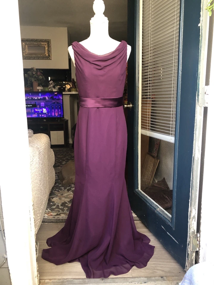 Vestido de dama de honra Da Vinci, vestido maxi de formatura tamanho 8 roxo inalterado - Imagem 1 de 4