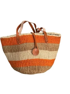 Borsa a secchiello Kiondo in sisal africano intrecciato a mano vintage manici in pelle mercato - Foto 1 di 3