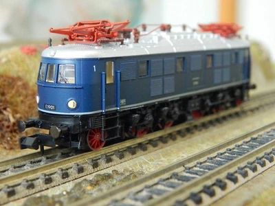 Fleischmann 7319 : DIGITALE E-LOK E 19 01 "DB" IN BLAU SPUR N MIT OVP DCC - Bild 1 von 4