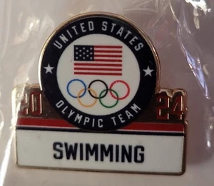 SPILLA NOC NUOTO PARARIGI 2024 SQUADRA OLIMPICA USA - Foto 1 di 1