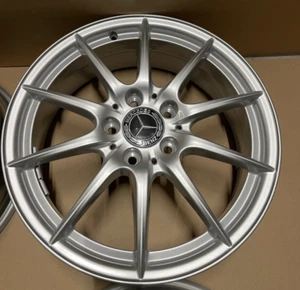 Original Mercedes W246 W176 A + B-Klasse 17“ Felge A2464010102 NEU 6,5Jx17ET49 - Bild 1 von 4