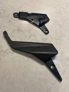 2024 Lambretta V200 Special Right Passenger Footpeg And Plastic Cover Plate - Picture 1 of 4