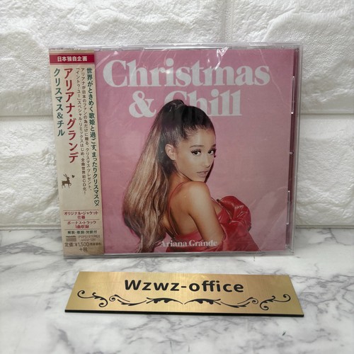 ARIANA GRANDE Christmas & Chill 10th Anniversary Edition Snowflake
