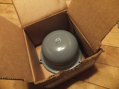 Один новый из старых запасов Kysor Cadillac 12 В постоянного тока сигнализация звонок 1003-33040-01 новый в коробке, диаметр 3,5 дюйма - Изображение 1 из 4