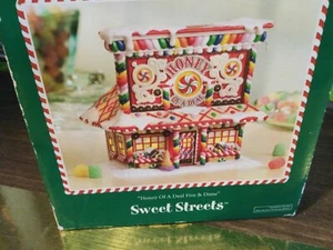Hometown Traditions Dept 56 Honey Of A Deal Five & Dime Sweet Shop with Box - Picture 1 of 22