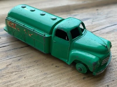 VINTAGE DINKY Meccano Studebaker Tanker 441 Green Diecast Model  — 第 1/4 张图片