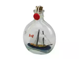 Velero Bluenose en botella de vidrio 4" - Imagen 1 de 1