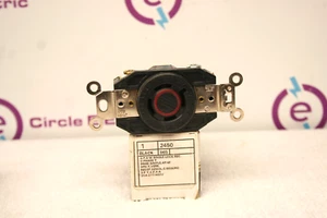 Receptáculo de bloqueo único Leviton 2450 4-P, 4-W - Imagen 1 de 1