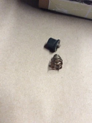 KAWASAKI Z1 РУПОР И/ИЛИ СТАРТЕР ПЕРЕКЛЮЧАТЕЛЬ КНОПКА С ПРУЖИНОЙ OEM NOS 46079-003 - Изображение 1 из 2