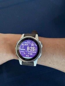 Garmin fēnix 5S Plus con Estuche Blanco 42 mm y Banda Gamuza Gris GPS Multideporte... - Imagen 1 de 6