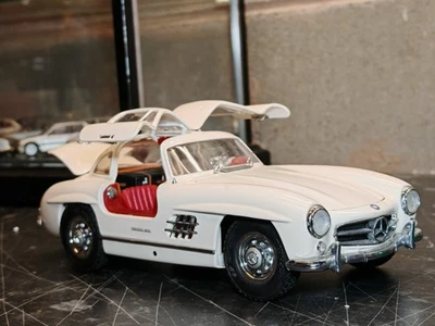 Kyosho, Rare, Heavy ! Mercedes-Benz 300 SL White Cut 1/18 - Image 1 of 4