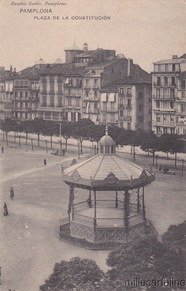 * SPAIN - Pamplona - Plaza de la Constitucion - Imagen 1 de 1