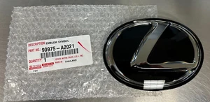 LEXUS EMBLEMA PARRILLA DELANTERA (1) 90975-A2021 - Imagen 1 de 1
