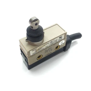 Omron ZC-N2255 Roller Plunger Limit Switch, SPDT, Momentary, 125VAC 10A 30VDC 6A - Picture 1 of 7