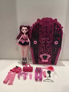 Monster High Skulltimate Secrets Monster Mysteries Draculaura bambola e accessori - Foto 1 di 17