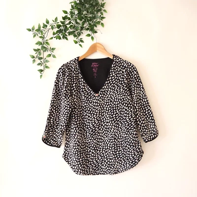 Top Betsey Johnson Intimates para mujer polar cuello en V blanco y negro S pequeño Foto 1 de 4