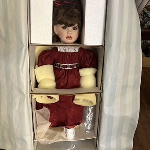 Marie Osmond Young Love Rose Bud Porcelain Doll Limited Edition New In Box - Picture 1 of 4