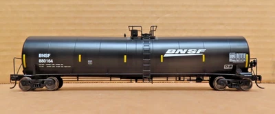 Walthers 910-48210 HO BNSF Trinity 25,000-Gallon Tank Car Ready to Run #880164 - Image 1 of 3