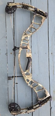 Hoyt Nitrux  Bow #60 24" - 27" DL RH - Image 1 of 4