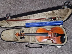 Suzuki model 220 size 1/10 violin, Japan 1985, with case & bow, Good Condition - Picture 1 of 14