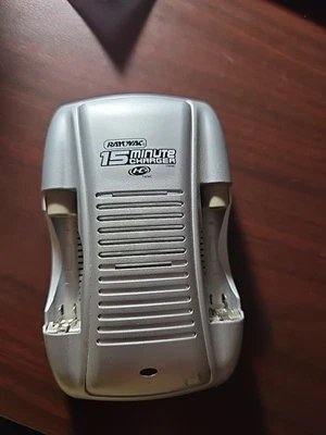 Зарядное устройство Rayovac 15 минут AA или AAA NiMh или NiCd модель PS5 рабочее - Изображение 1 из 3