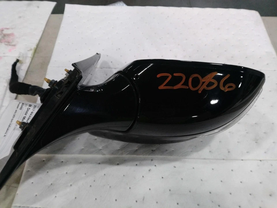 Espejo retrovisor derecho usado se adapta a: Nissan Máxima Power 2017 con intermitentes LED calor Foto 1 de 4