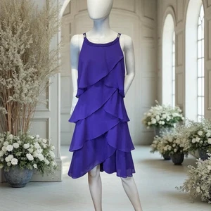 S.L. Fashions Damengröße 14 tief lila Stufen Chiffon Kleid mit Kristall Akzenten - Bild 1 von 4