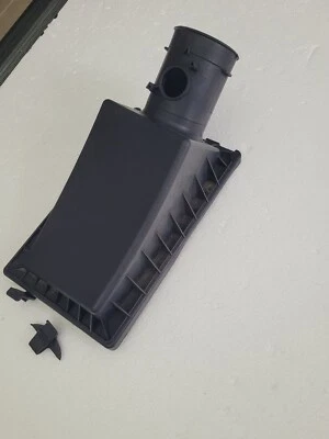 04 05 06 Jaguar XJ8 VDP 4,2 L N/A Filtro de aire Tapa Caja de aire OEM Pestaña rota Foto 1 de 4