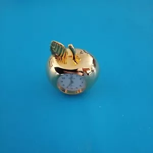 Novelty Clock Apple Shape - Picture 1 of 4