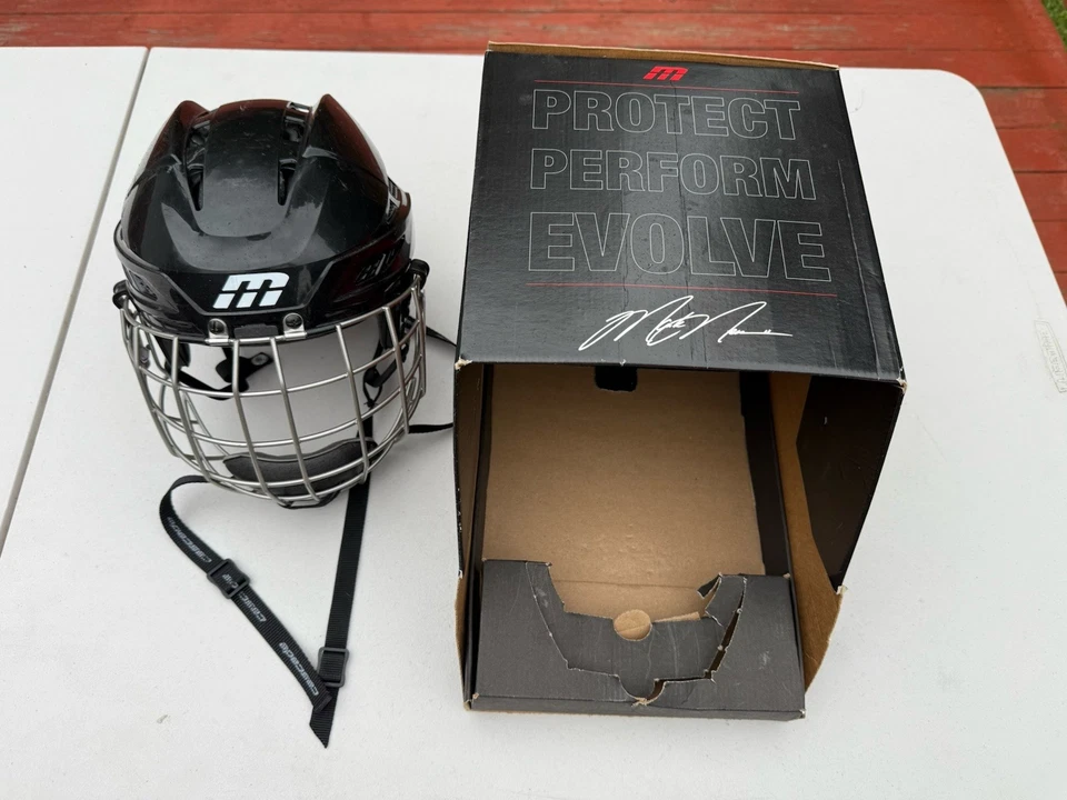 Хоккейный шлем Cascade CHM M11 размер маленький с коробкой - Изображение 1 из 4