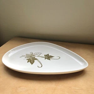 Vintage 1950s ‘Diana’ white ceramic kidney shaped plate with leaf motif S282 MCM - Picture 1 of 20