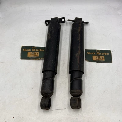 Nuevo de Lote Antiguo 1958 Chevy Impala Belair Par de Amortiguadores Traseros Espiral 58-64 Pontiac Chev Foto 1 de 4