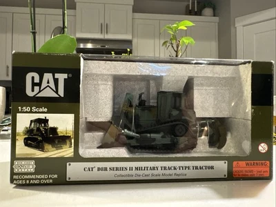 Cat D8R Series II Military Track Type Tractor Diecast 1:50 Scale Model NorScot. - Image 1 of 4