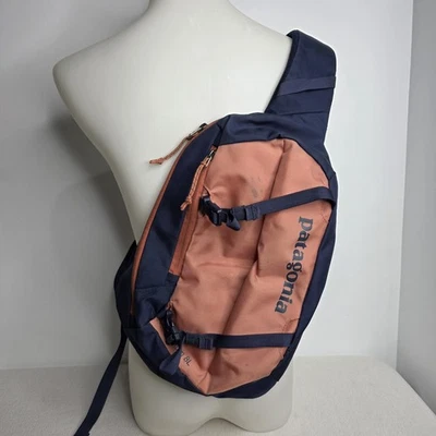 Bandolera Patagonia Atom 8L Rosa/Azul Foto 1 de 4