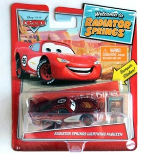 CARS - RADIATOR SPRINGS McQUEEN + Bumper Sticker - Mattel Disney Pixar - Foto 1 di 1