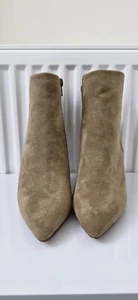 Beigefarbene Damenstiefel in Wildlederoptik UK5 neu mit Karton - Bild 1 von 10