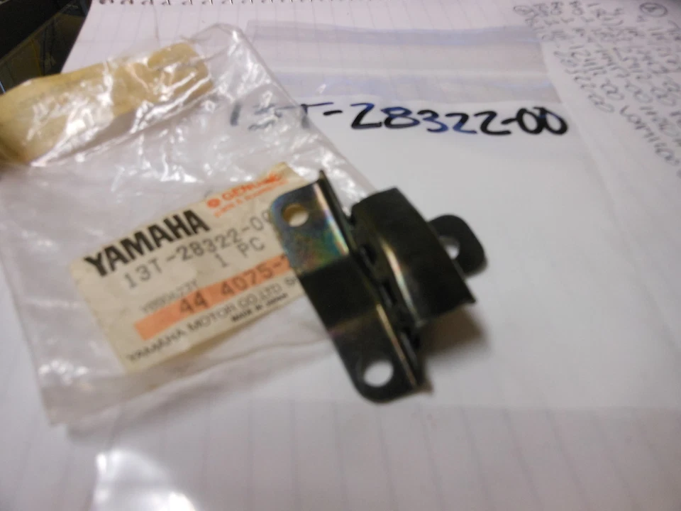 Protector de pierna Riva 1982-1987 Yamaha CV50 CV80 (negro) 13T-28322-00 NOS Foto 1 de 1
