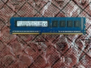 Hynix 4GB PC3-12800E DDR3 CL11 240P Server Arbeitsspeicher, HMT451U7AFR8C-PB T0 AB - Bild 1 von 1
