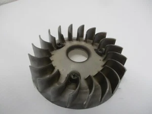 Lüfterrad Rotor Lichtmaschine  Yamaha Gygnus 125 XC 2000-2003 - Picture 1 of 3